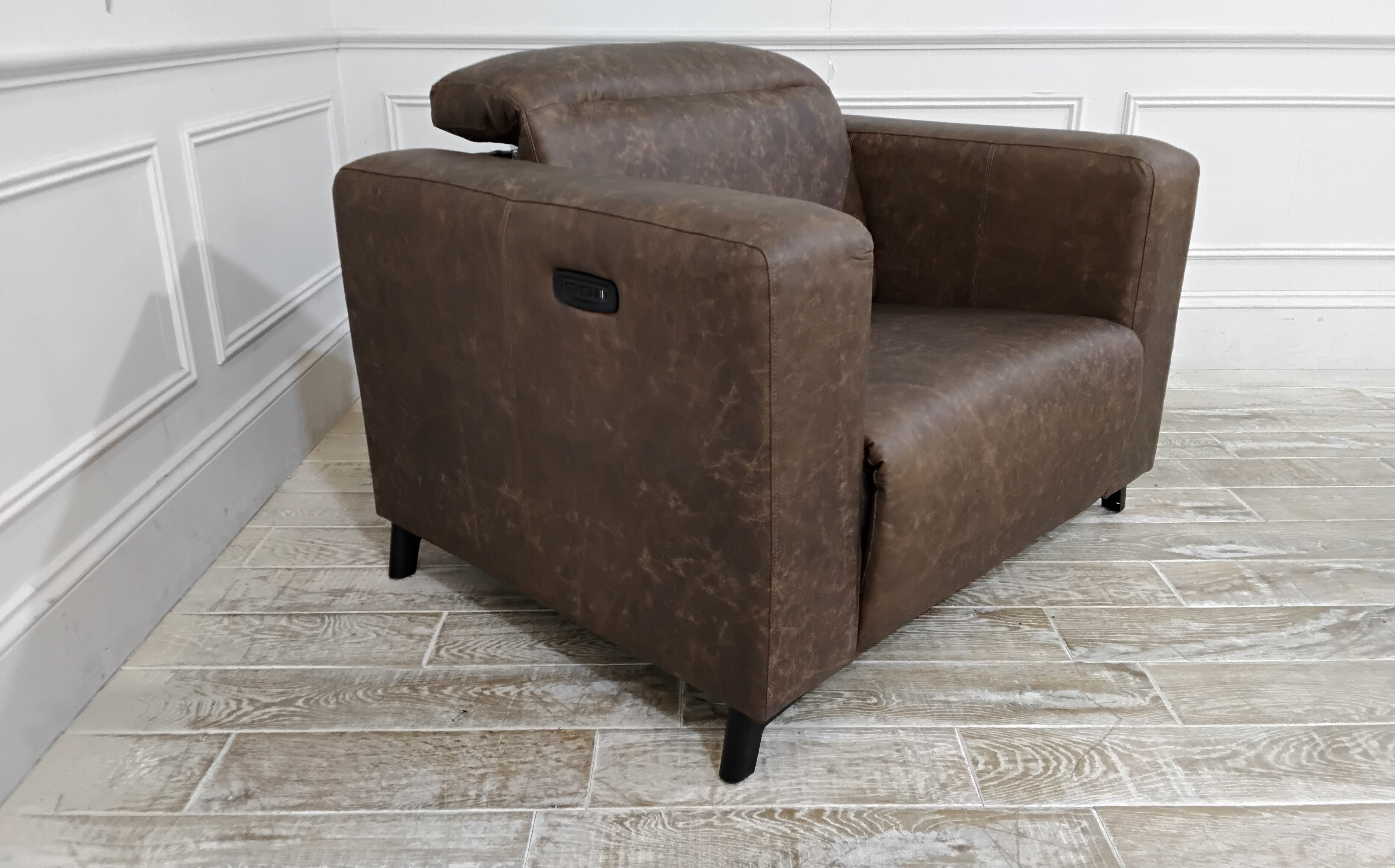 Lewisham Recliner Arm Chair in Family Friendly Industrial Leather Rum