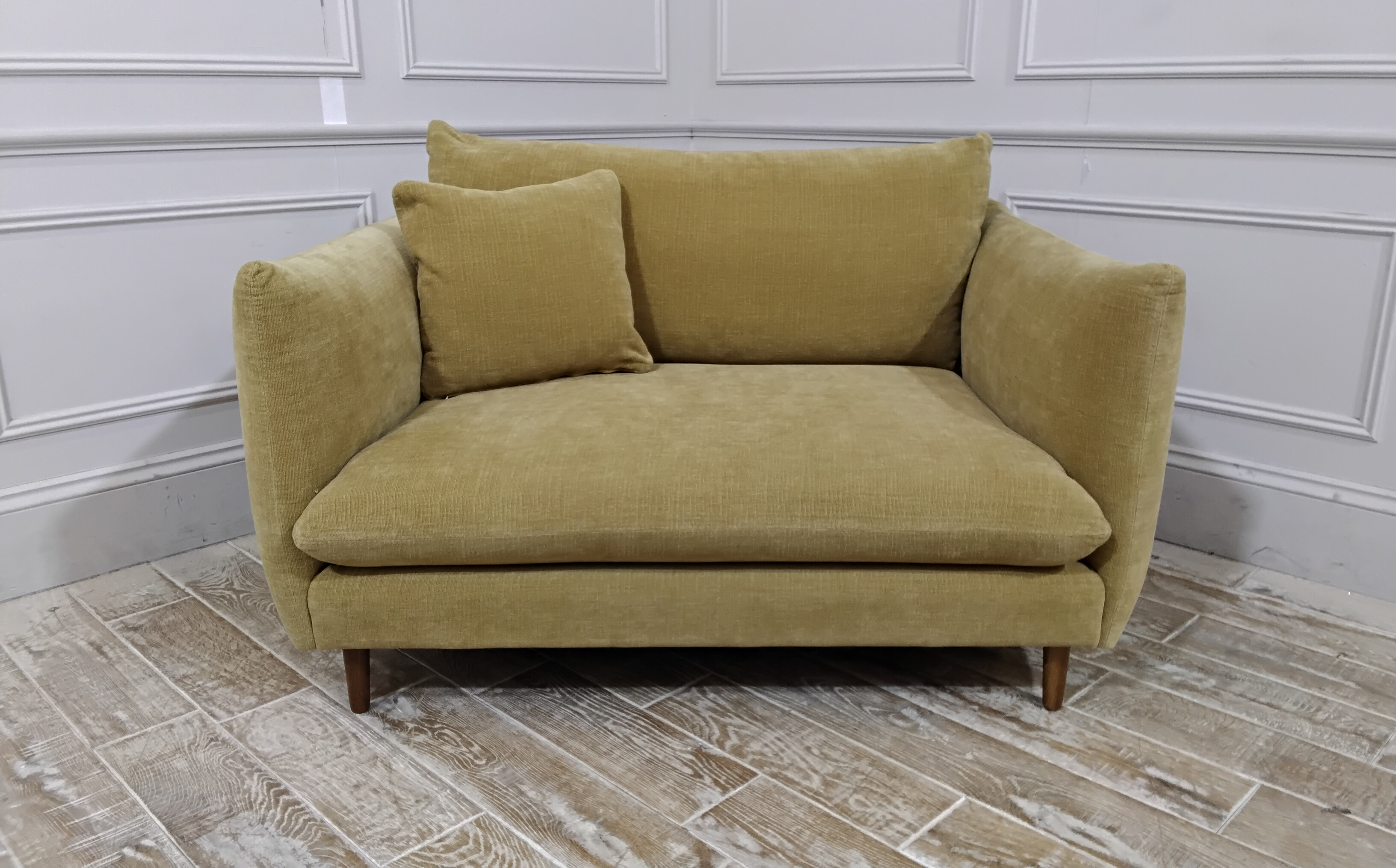 Greenwich Loveseat in Stain Resistant Chenille Gold