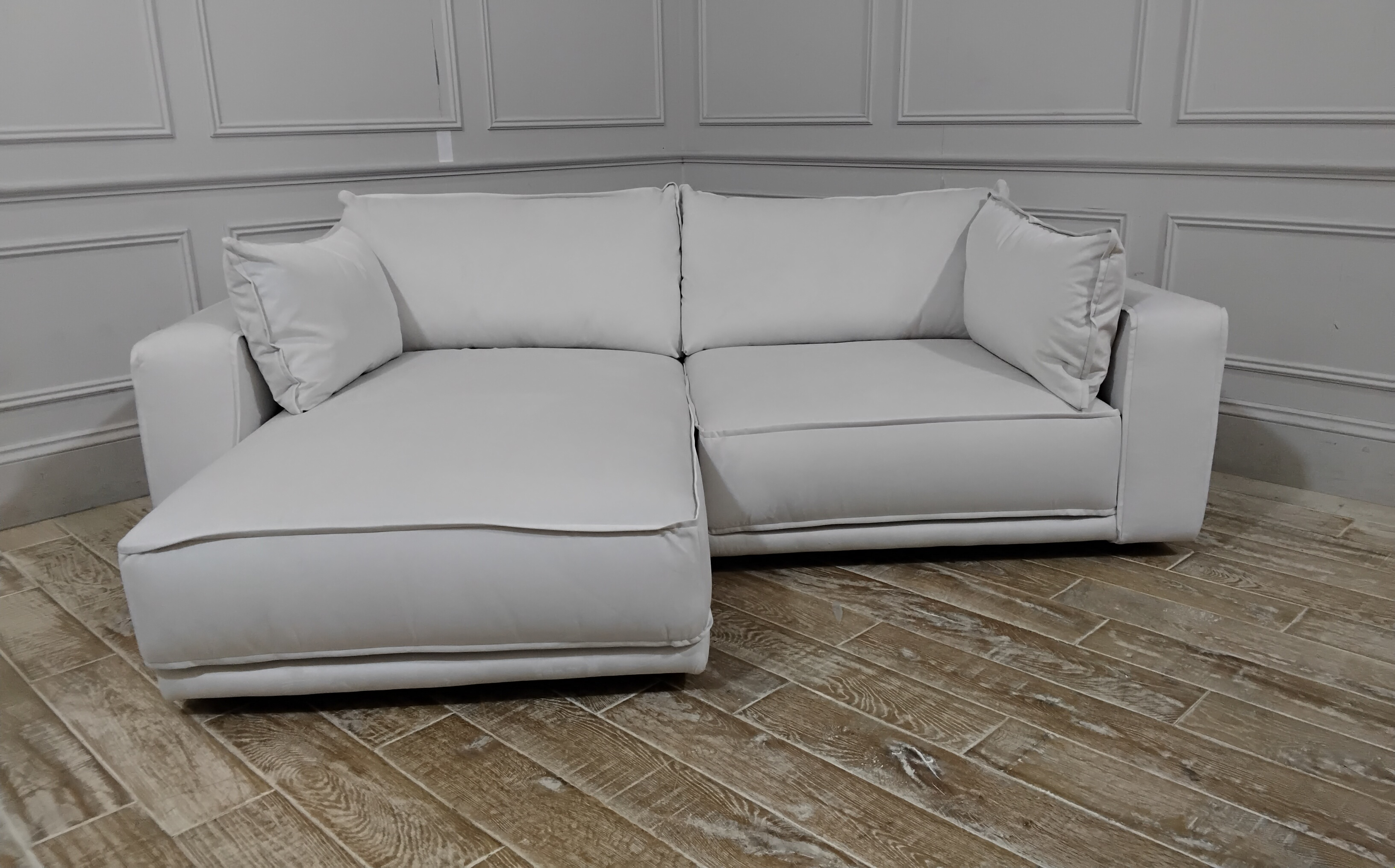 Wimbledon Small Chaise Sofa in Stain Resistant Moleskin Velvet Moonstone