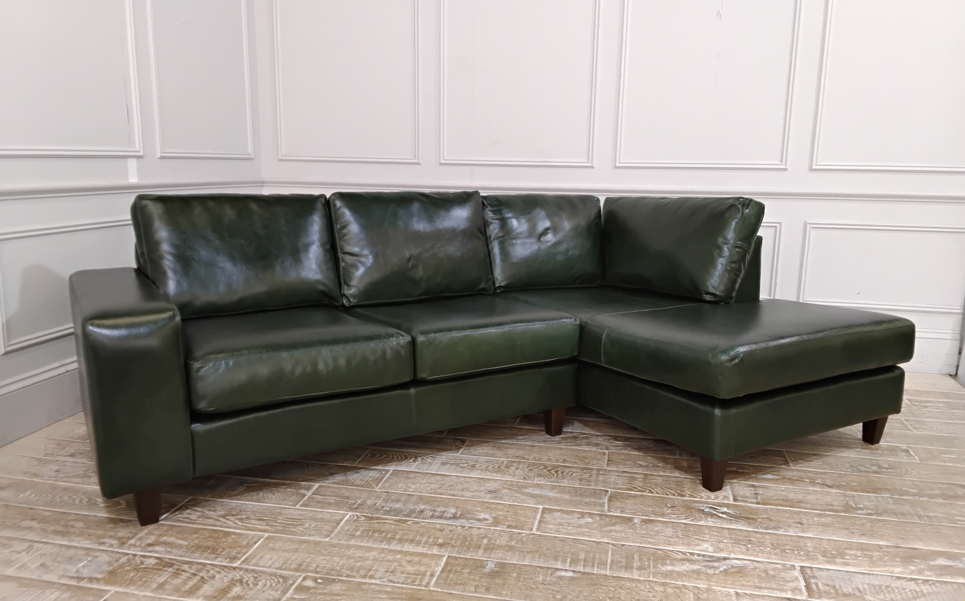 Kingly 2.5 Seater Sofa with Chaise Antiqued Leather Buckingham with Dark Oak Feet