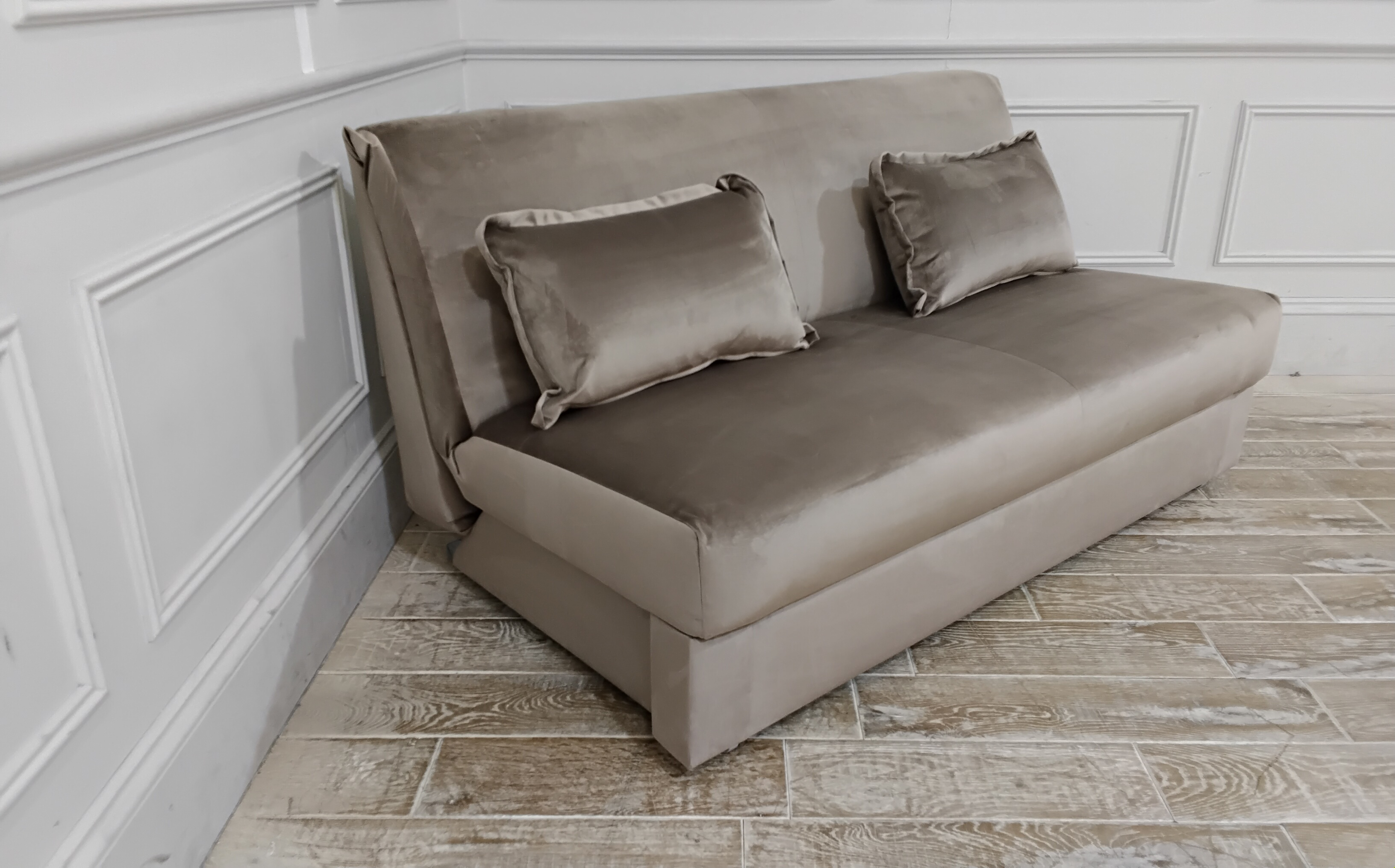 Launceston 3.5 Seater No Arms Sofa Bed in Stain Resistant Plush Velvet Elm Wood