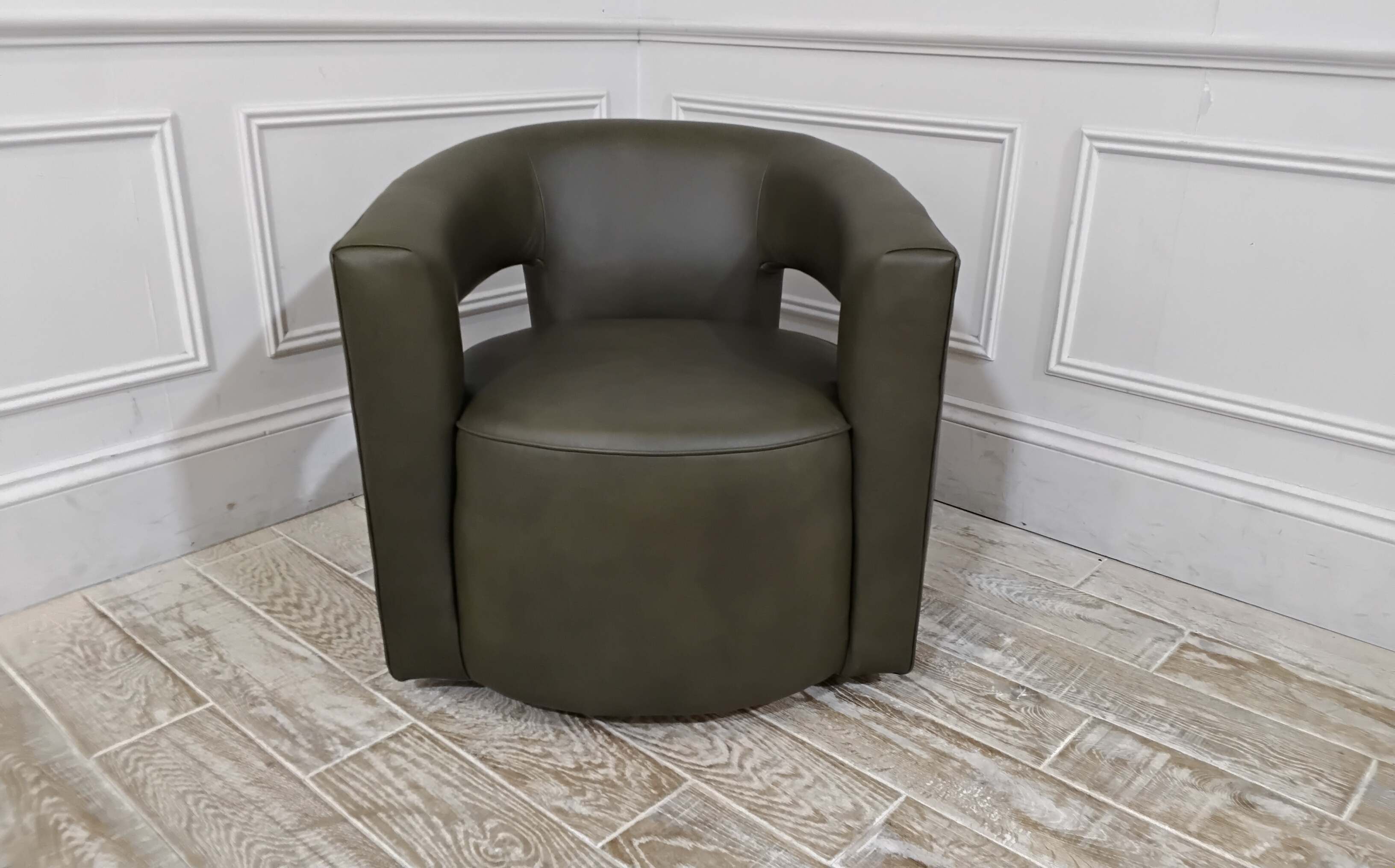 Chiswick Swivel Chair in Protected Grain Leather Hemlock #2