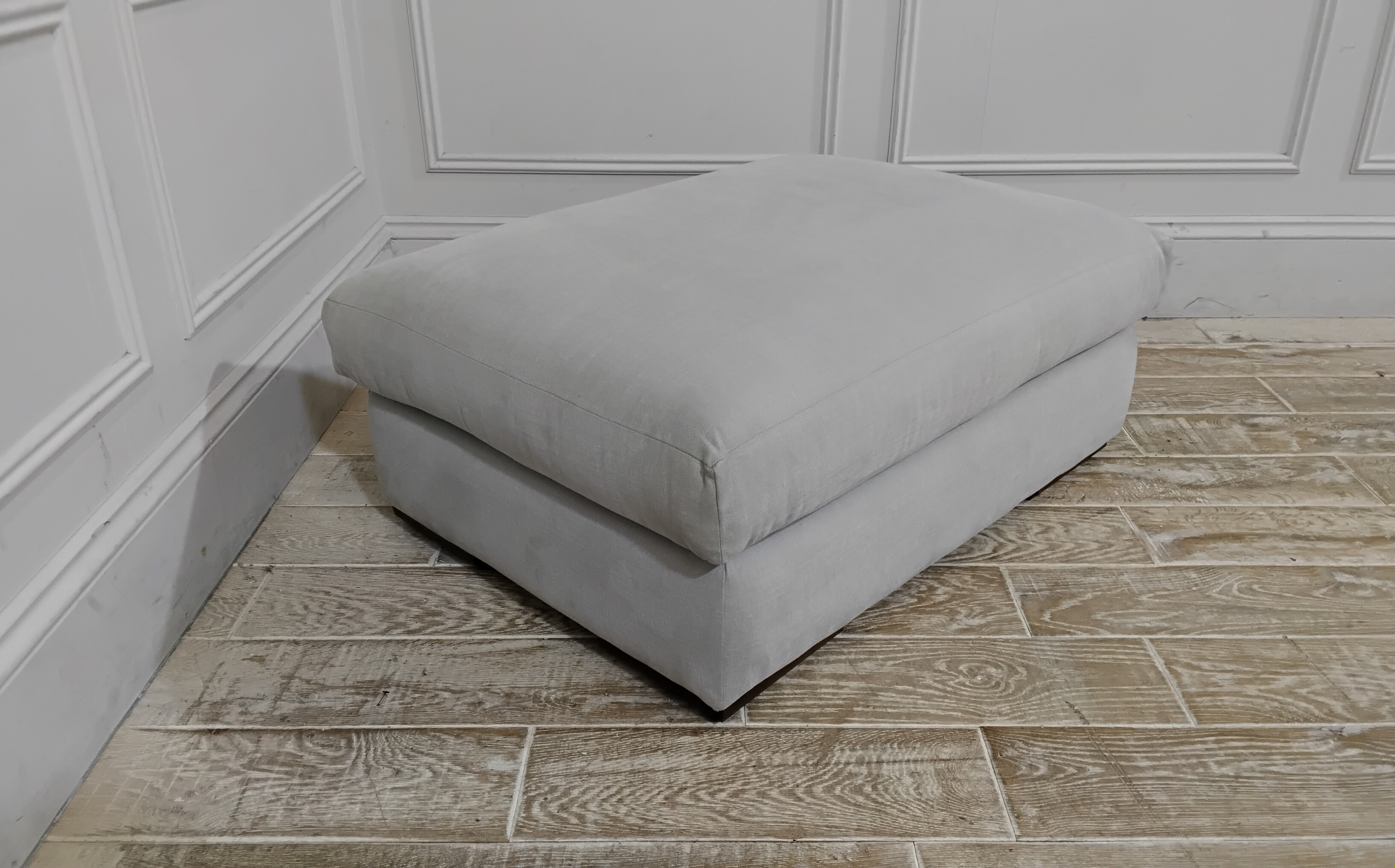 Kingston Grand Footstool in Stain Resistant Linen Cotton Chinchilla
