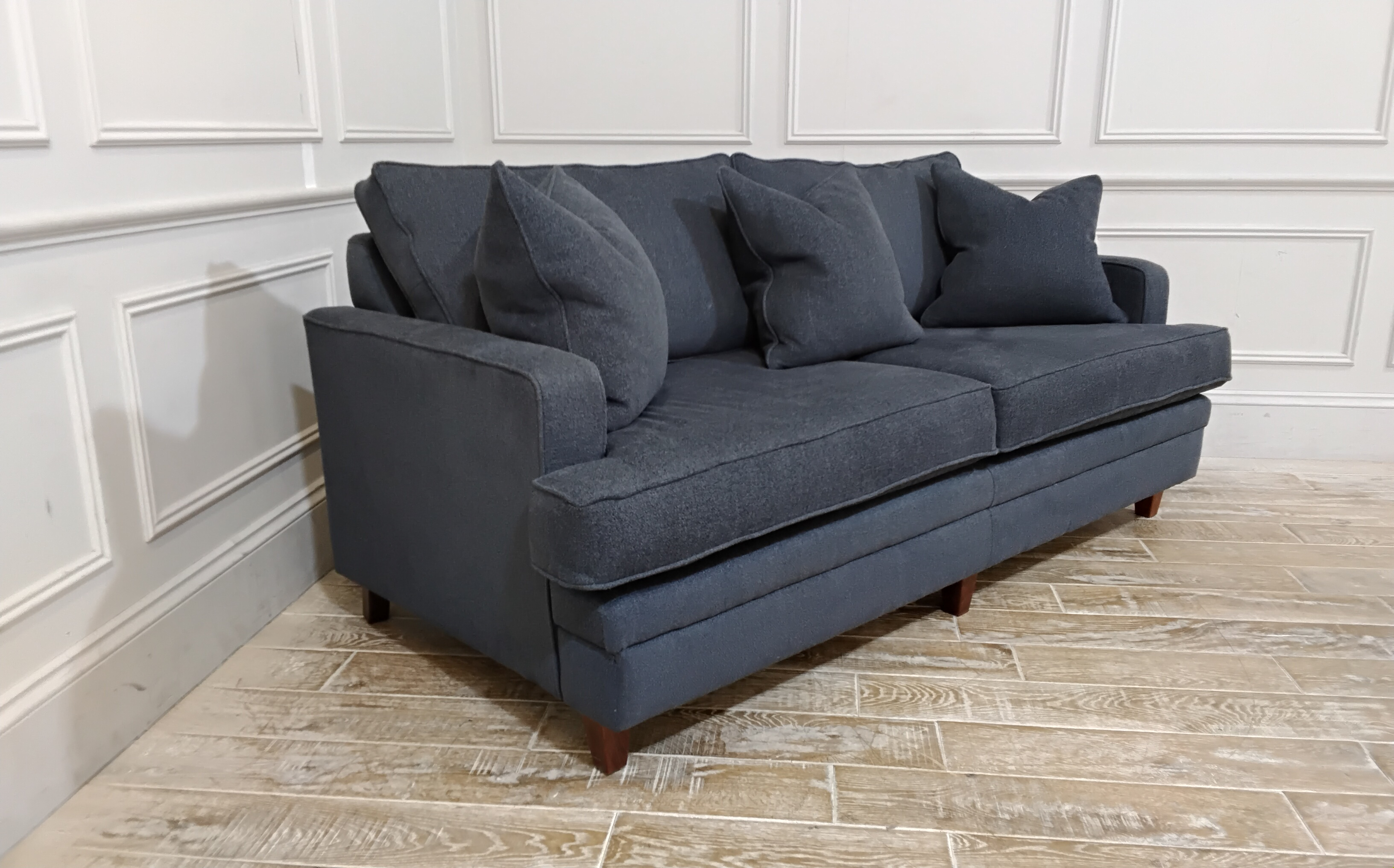 Streatham 3.5 Seater Sofa in Slubby Cotton Bluebird