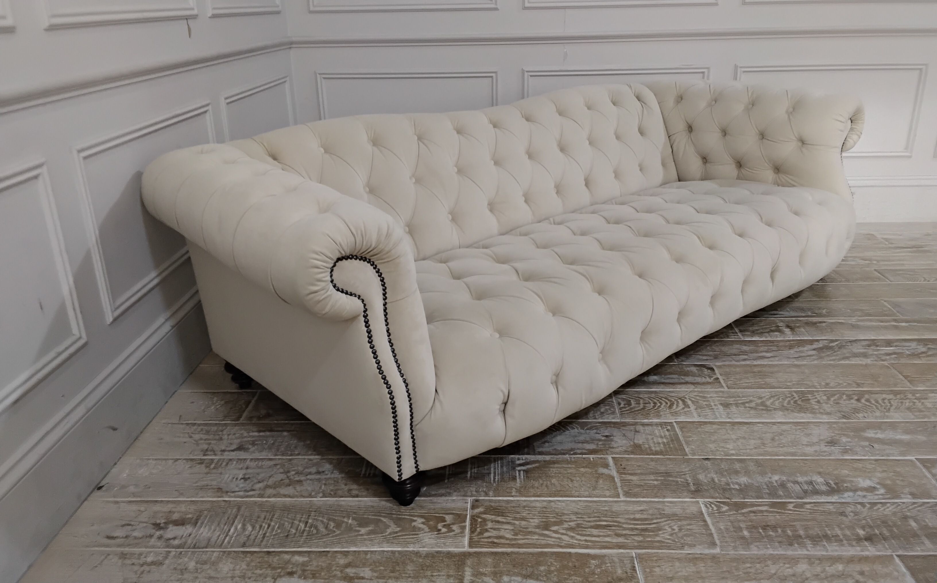 Roslin Grand Sofa in Stain Resistant Plush Velvet Blotting Paper
