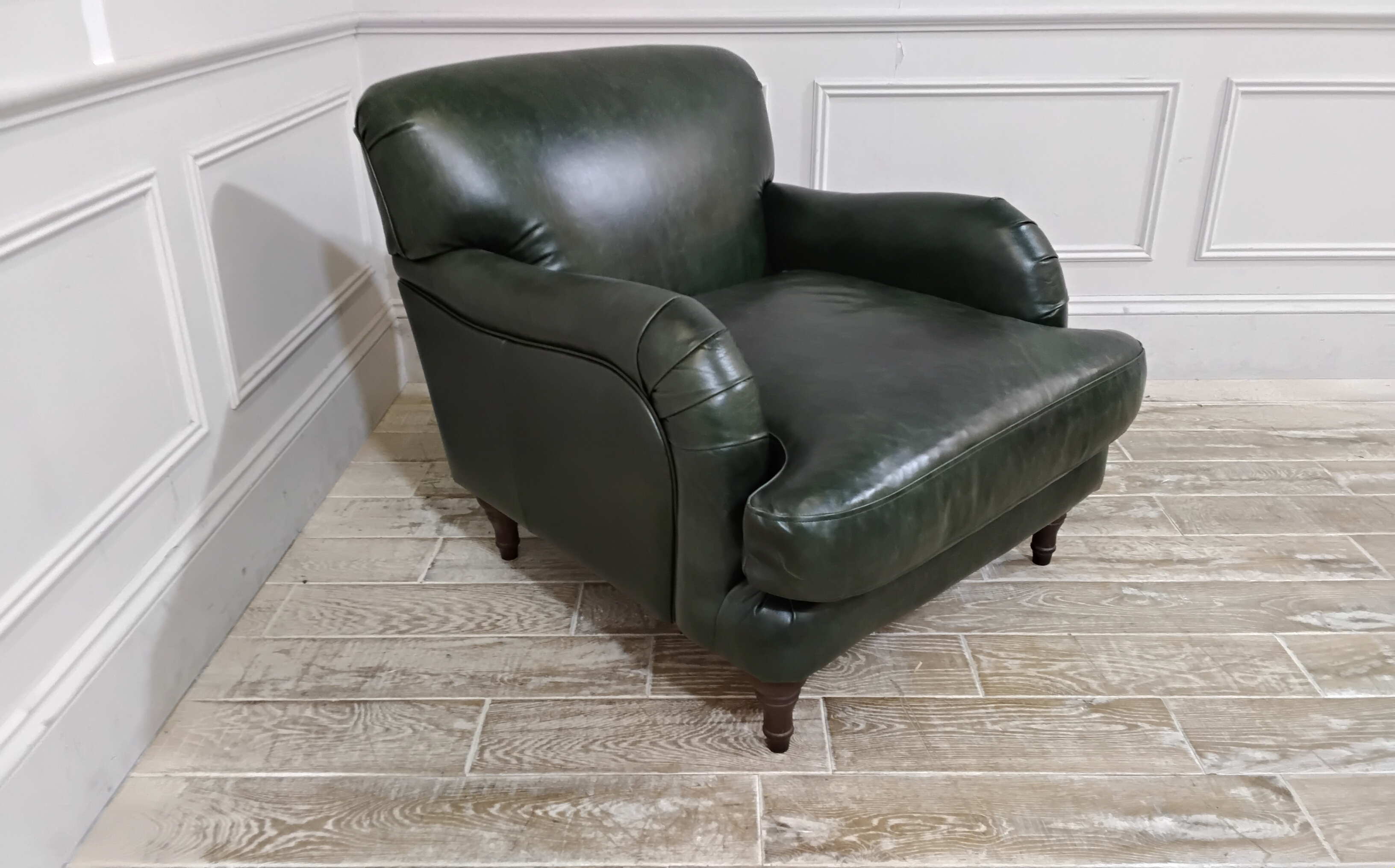 Ryde Chair in Antiqued Leather Buckingham #1