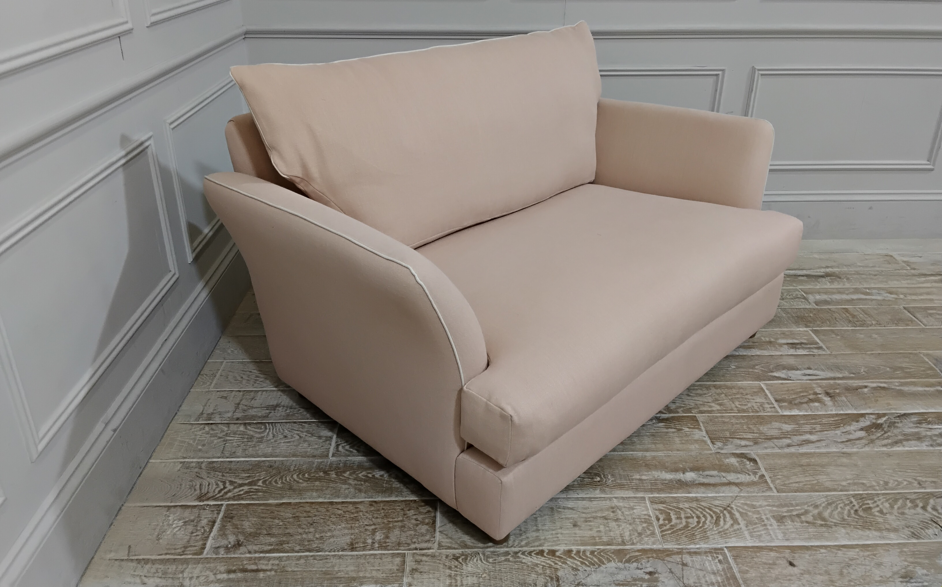 Hampstead Love Seat in 100% Linen Rosedale with Contrast Piping in Stain Resistant Cotton Bisque